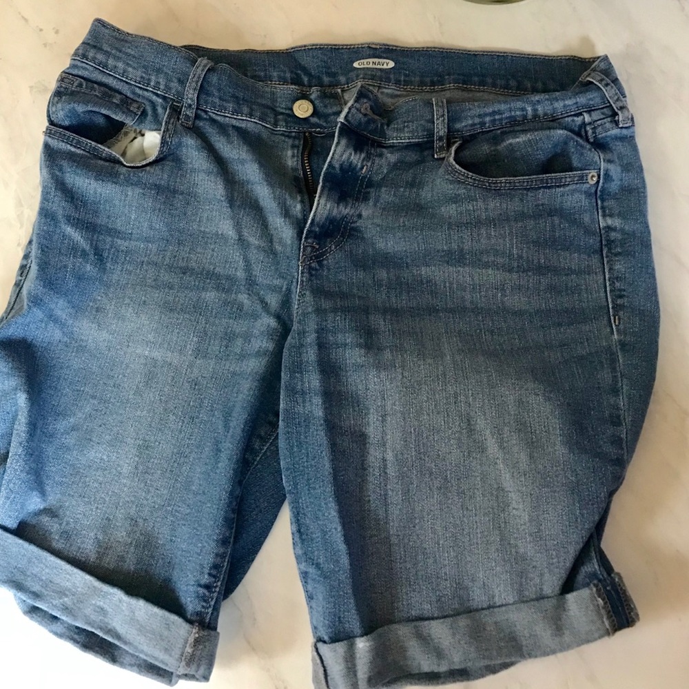 OLD NAVY SHORTS